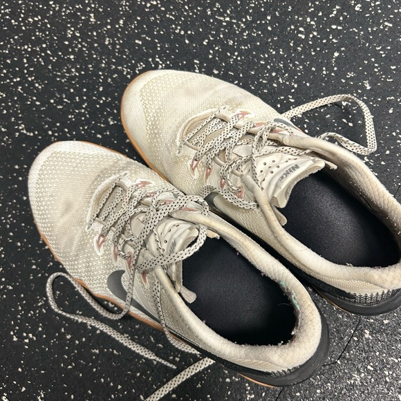 Nike Metcon women’s 8.5 - Picture 4 of 6